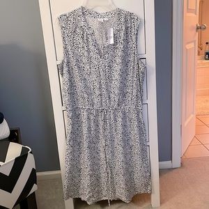 Sleeveless dress
